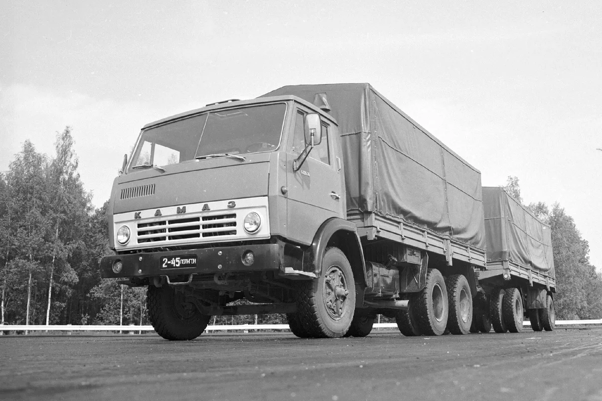 Автомобиль КамАЗ‑5320