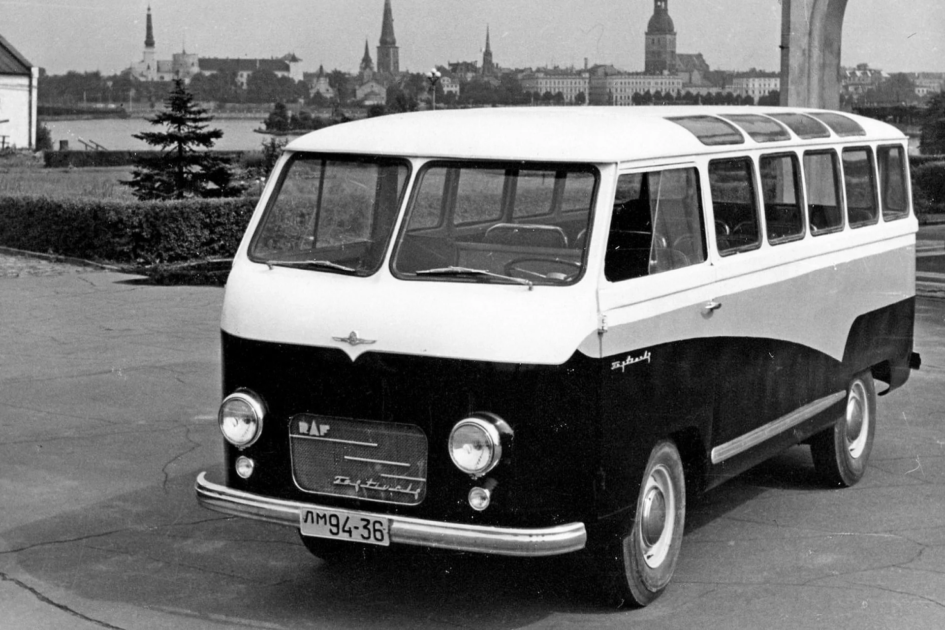Автобус РАФ‑10 «Фестиваль»